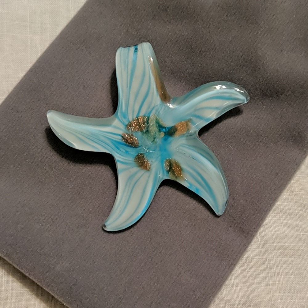 ✨Glass pendant starfish design